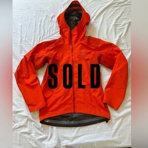 Mens Arc’teryx Alpha SL Hybrid| Orange |Sz Small | Pre-own | Repaired Hem| Clean